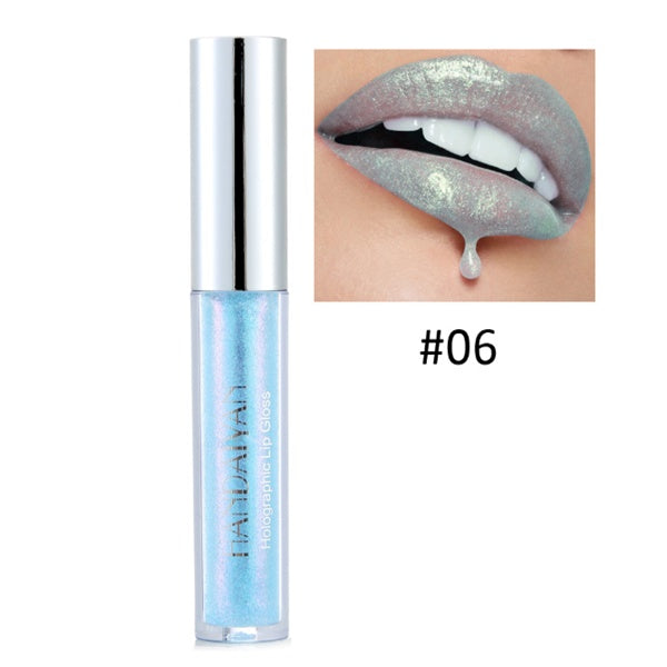 Polarized gloss applied on lips