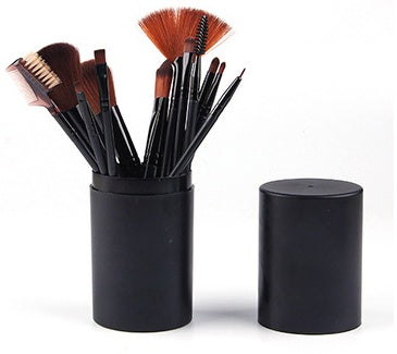 synthetic makeup brushes for smooth blending

